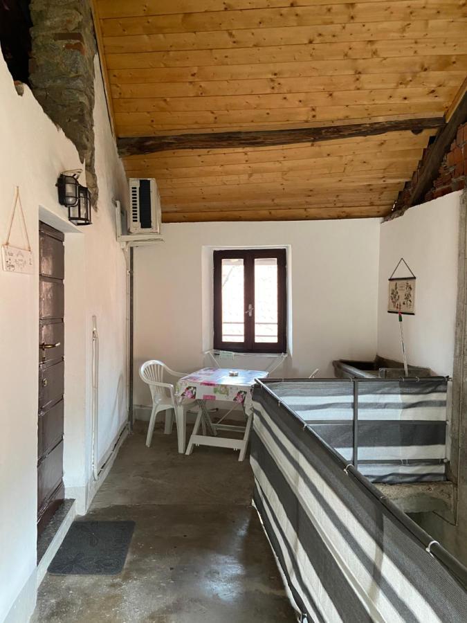 Appartement Il Nido Di Tiffany à Massino Visconti Extérieur photo