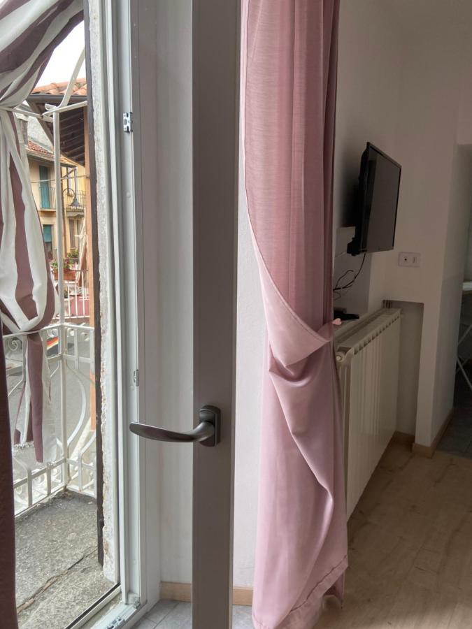 Appartement Il Nido Di Tiffany à Massino Visconti Extérieur photo